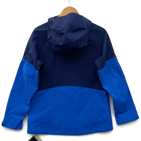 Women’s Patagonia Untracked Hard Shell Jacket - Picture 4 of 11